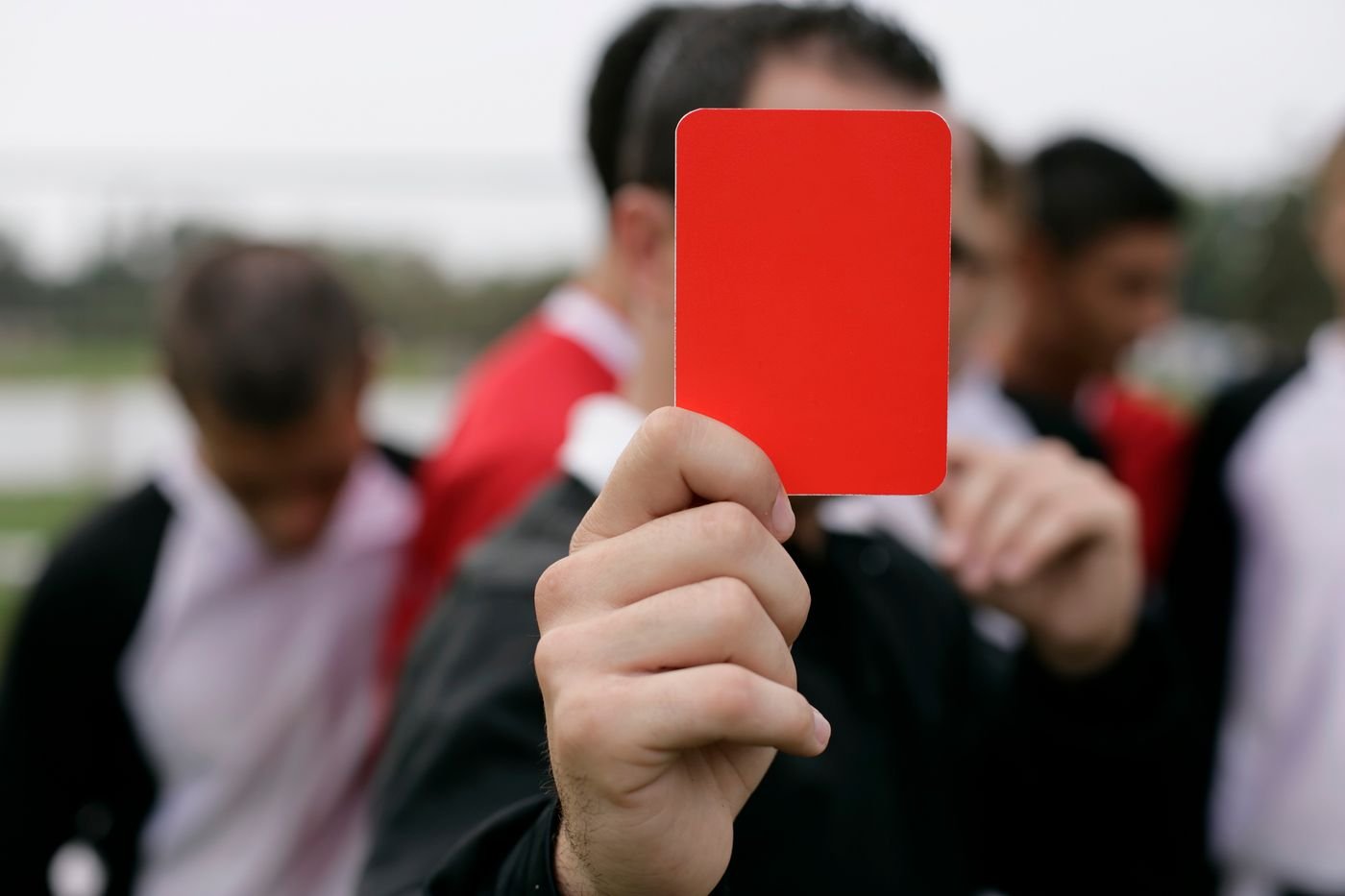 L’arbitre au coup de sifflet